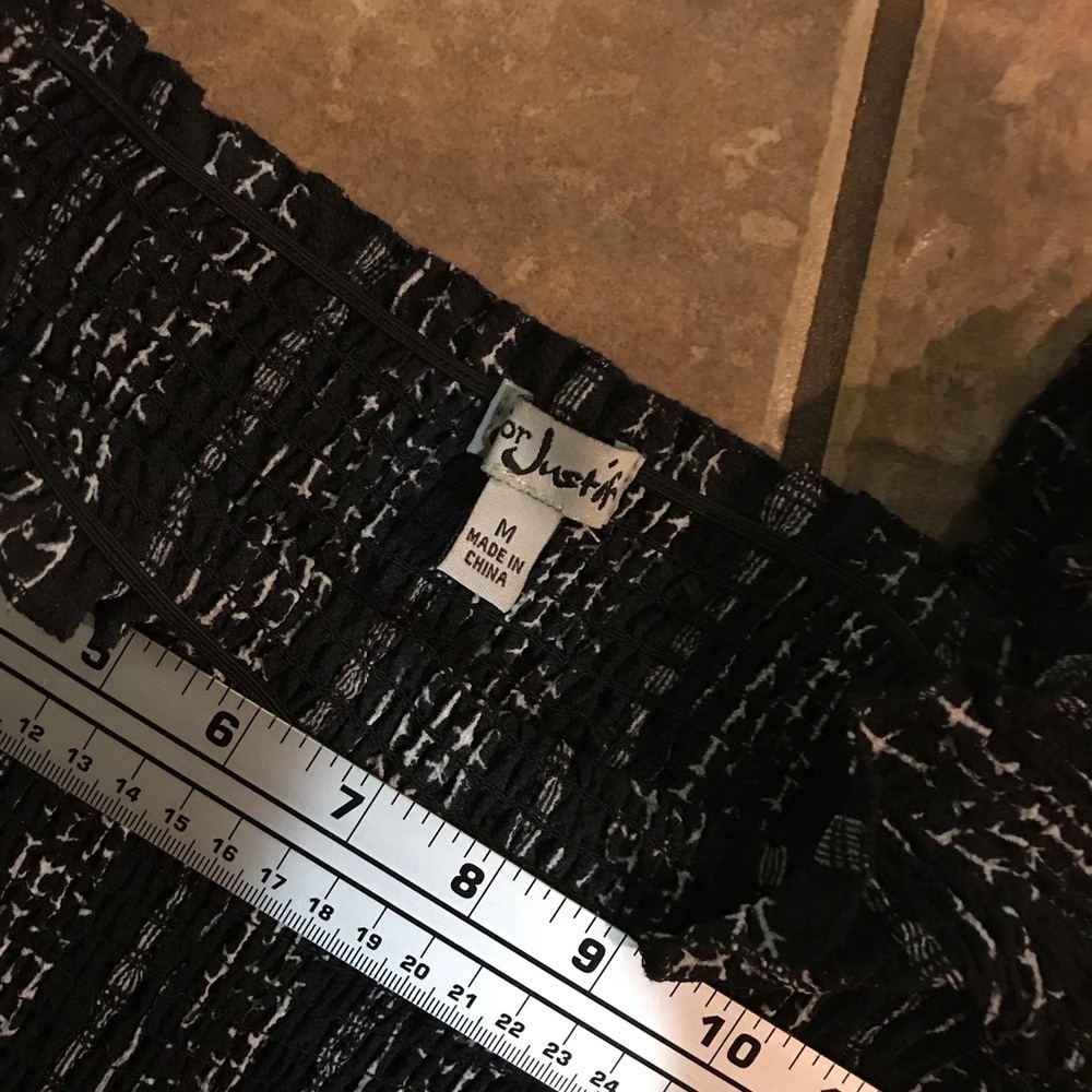 J for Justify‎ Black and White Striped Jumpsuit with Wide-Leg Design - Picture 2 of 4